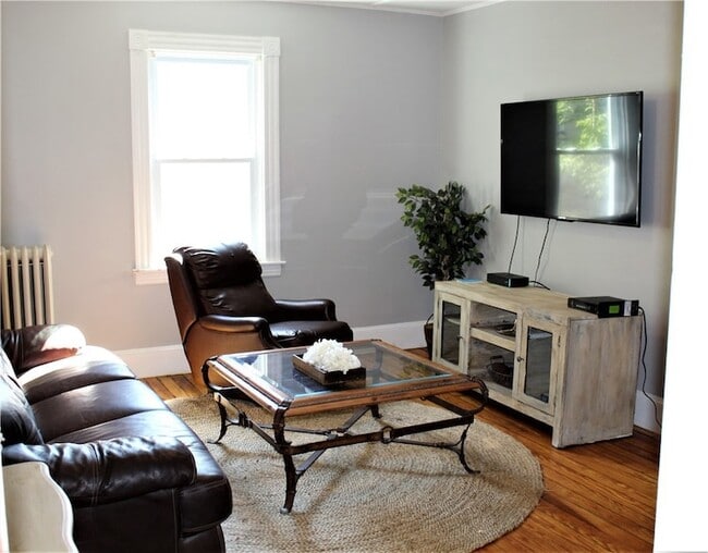 Photo - 25 W Narragansett Ave
