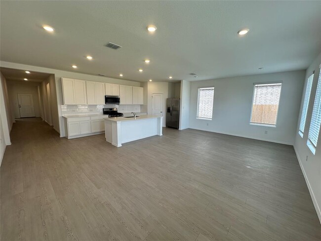 Photo - 281 Seven Seas Dr