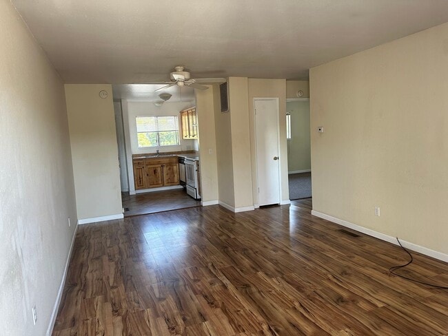 Building Photo - Vine st Unit D