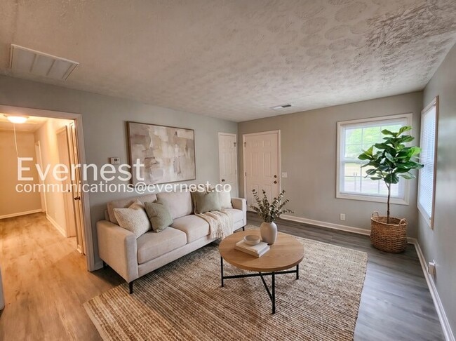 Photo - 908 Hickory Dr