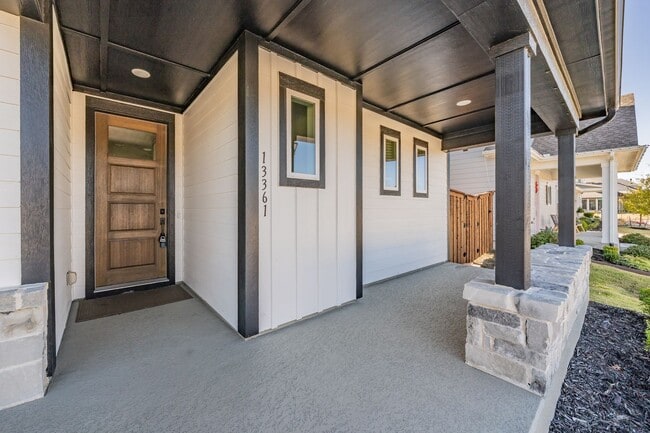Photo - Stunning modern farmhouse in Walsh Ranch!