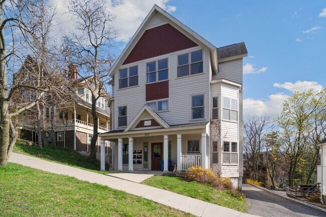 707 E Seneca St.