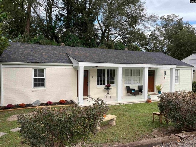 Building Photo - 720 Deerwood St