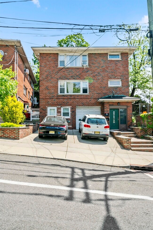 Building Photo - 40 Hauxhurst Ave Unit 1