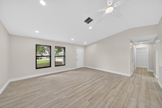 Photo - 1420 SE 19th St