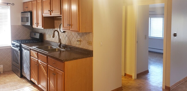 Photo - 835 Pearson St