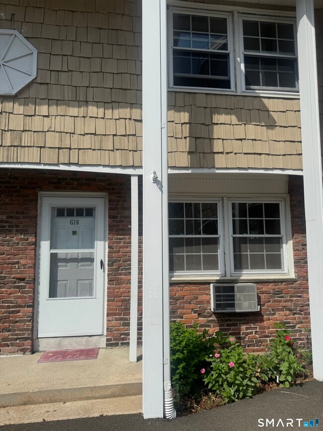 Building Photo - 116 Commerce St Unit 16