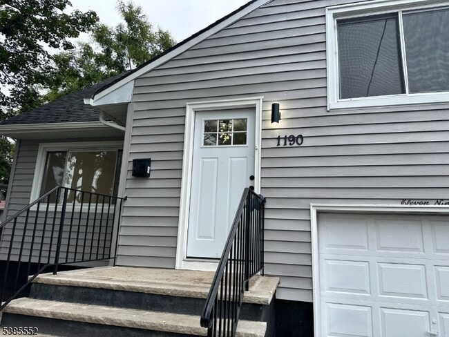 Photo - 1190 Union St