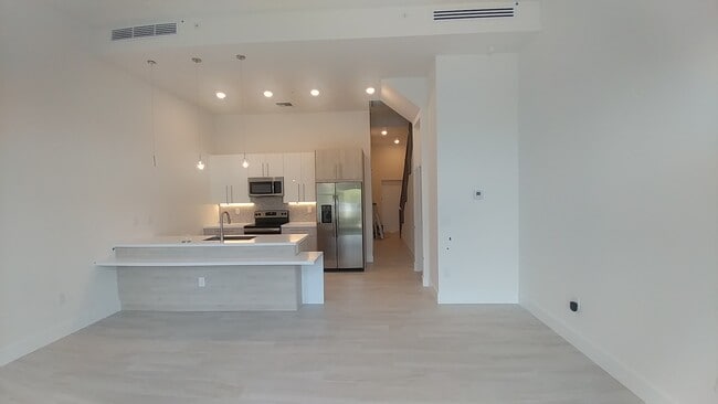 Building Photo - 813 NW 45th Terrace