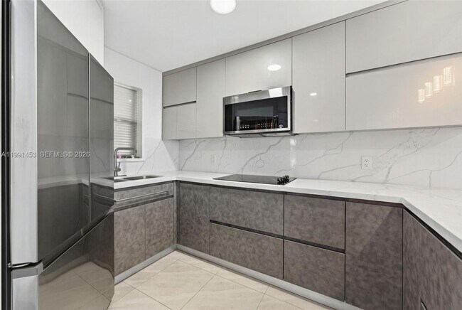 Photo - 1750 W 46th St Unit 412