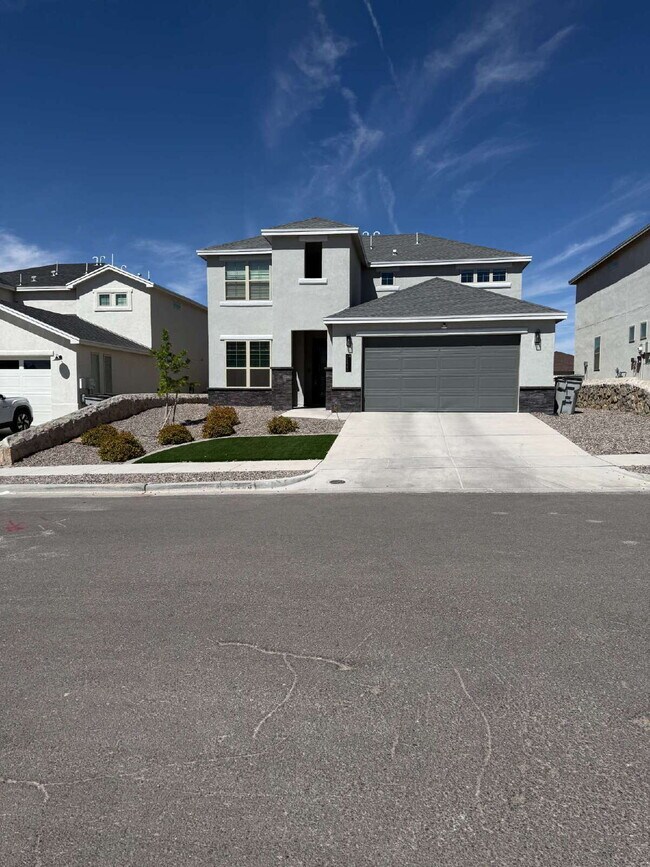 Building Photo - 2233 Sandstone Pl