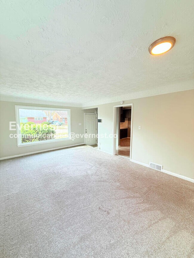 Photo - 19908 Heyden St