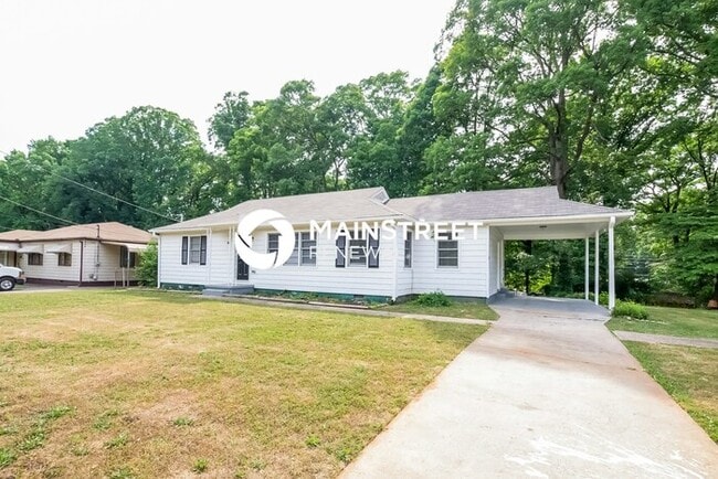 Photo - 3 Bedroom Pet-Friendly Home in Marietta, GA with Main Street Renewal
