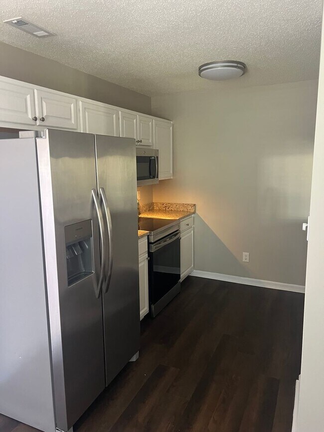 Photo - 2008 Duke Adam St