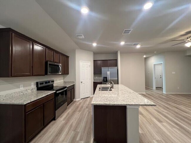 Photo - 4008 Halo St