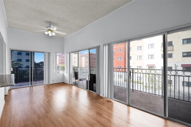 Building Photo - 4850 SW 63rd Terrace Unit 332