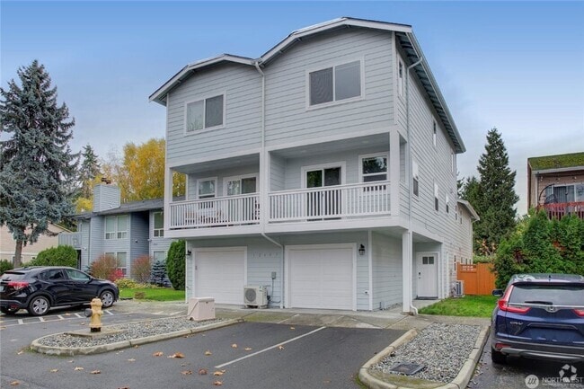 Building Photo - 3Bd/2.5Ba Kirkland Townhouse