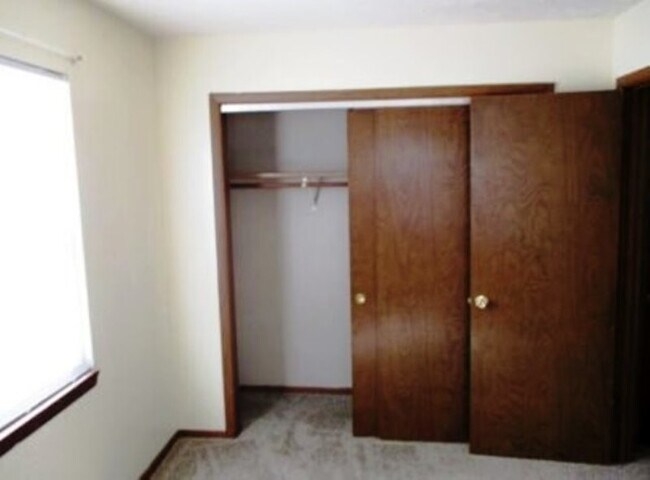 Photo - 107 W Shelbourne Dr