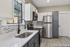 Photo - 906 W Craig Pl