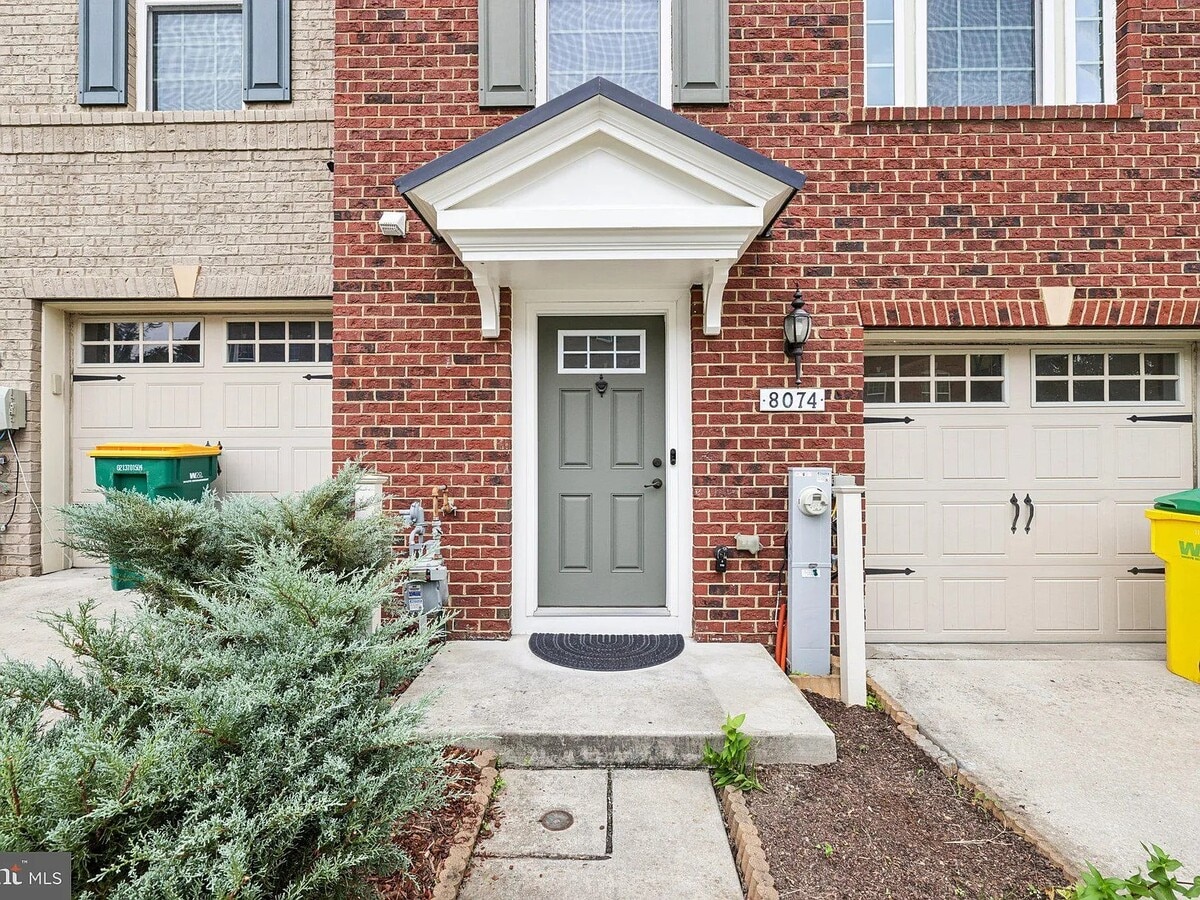 Photo - 8074 Locust Mill St