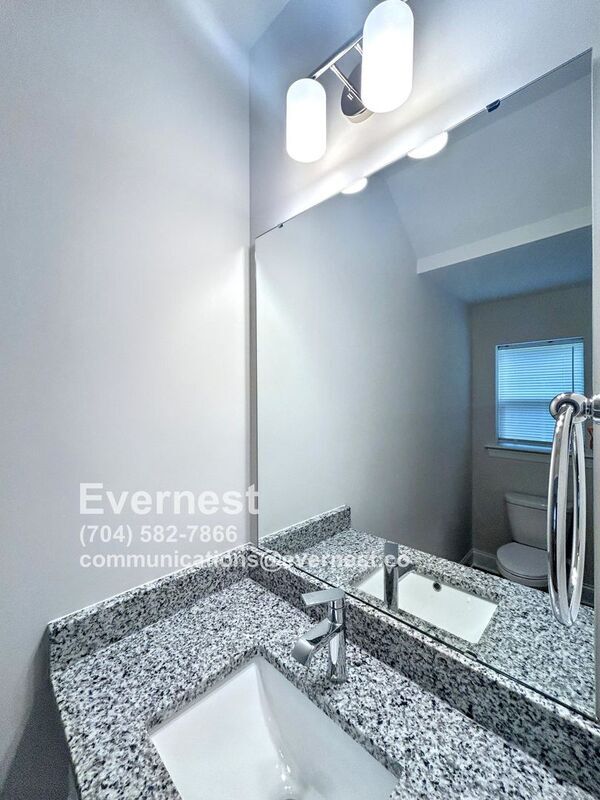 Photo - 106 Elwood St