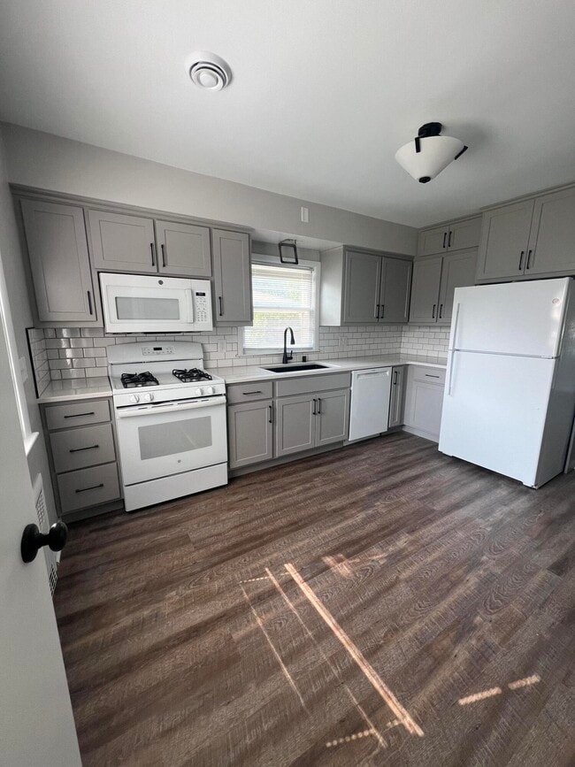 Photo - 845 S Silver Lake St Apartment