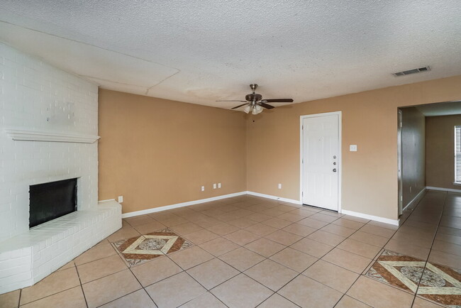 Photo - 3713 Arnold Dr