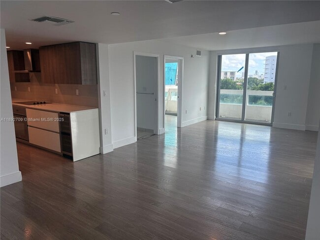 Building Photo - 1025-1092 92nd St Unit 701