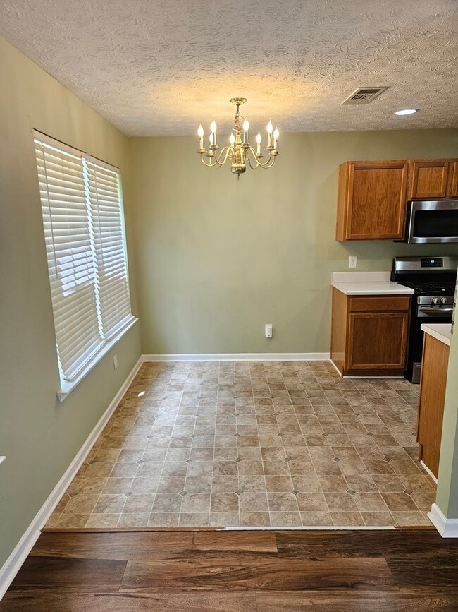 Photo - Rare 3 bed 2.5 located in the Etowah School District