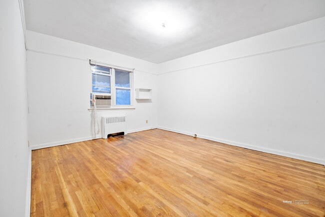 Photo - 3828A Barnes Ave