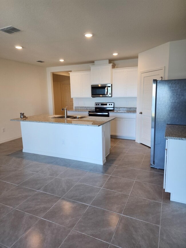 Photo - 4946 Barr St