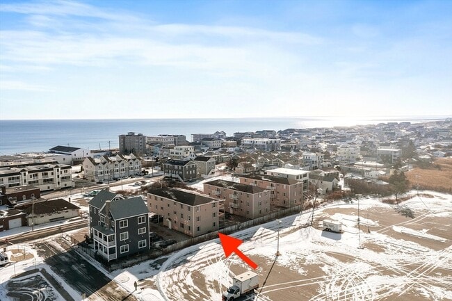 Building Photo - 20 Cable Ave Unit 5