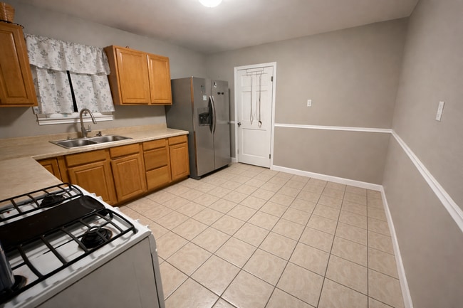 Photo - 705 Childress St