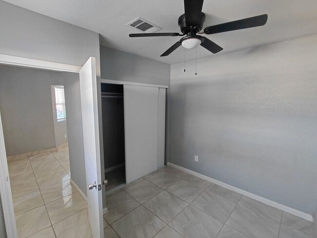 Photo - Spacious & Modern Studio for Rent in Calex...