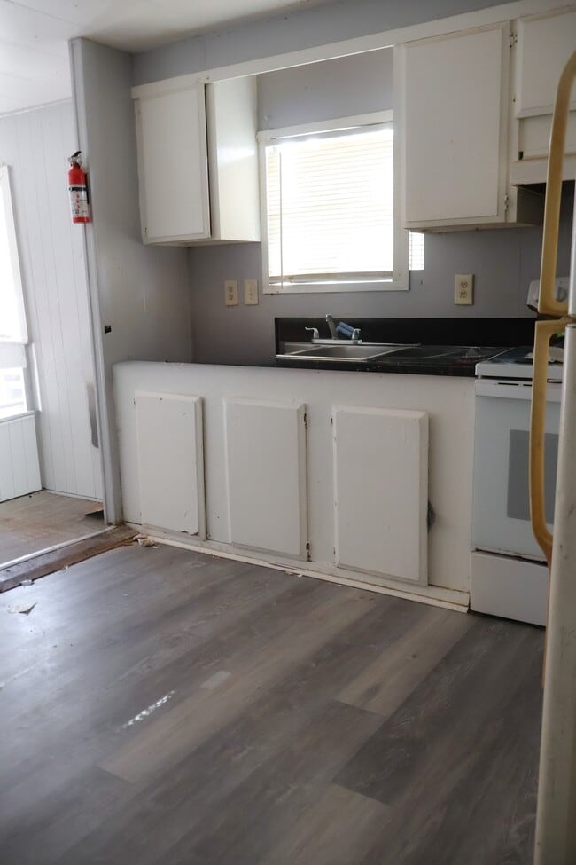Photo - 195 Jonna St