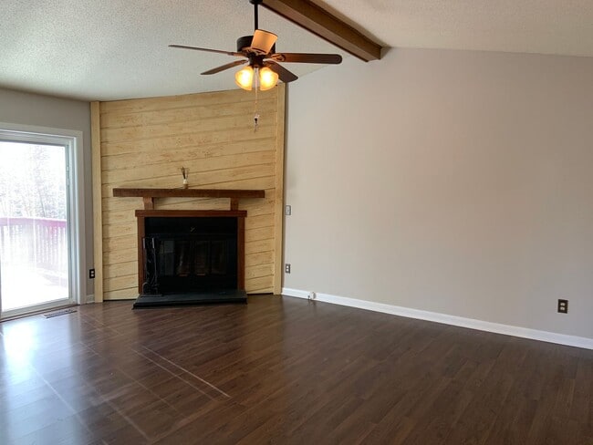 Photo - Wonderfully Maintained Ranch in North Oaks!