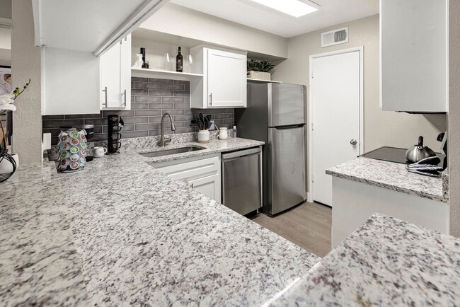 Photo - Jade Ridge Apartments