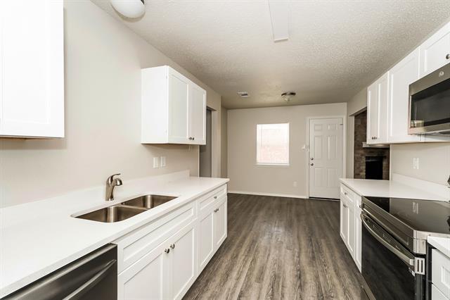 Photo - 2336 Markland St