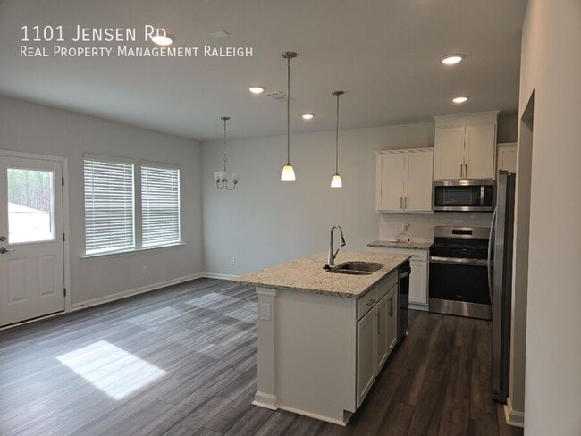 Photo - 1101 Carr Rd