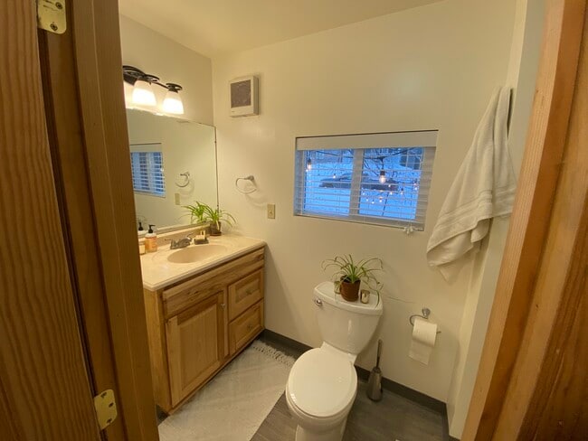 Photo - 1219 W 6th Ave