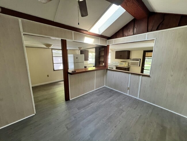 Photo - 7955 Elliott Rd