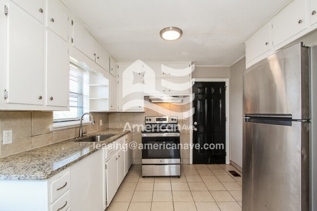 Photo - 855 78th St S