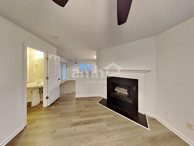 Photo - 135 Oak Grove Pl