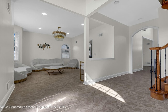 Photo - 1607 Holbrook St