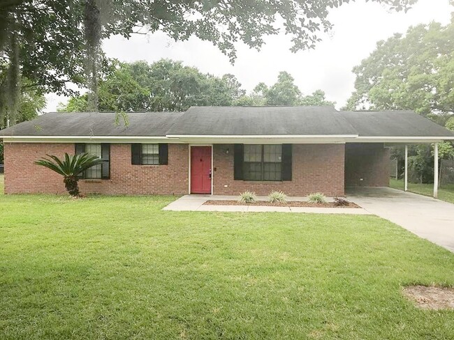 3 Bedroom Home in Lakeland! - 3 Bedroom Home in Lakeland!