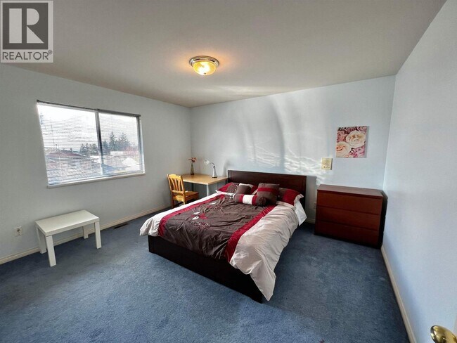 Photo - 4864 Watling St