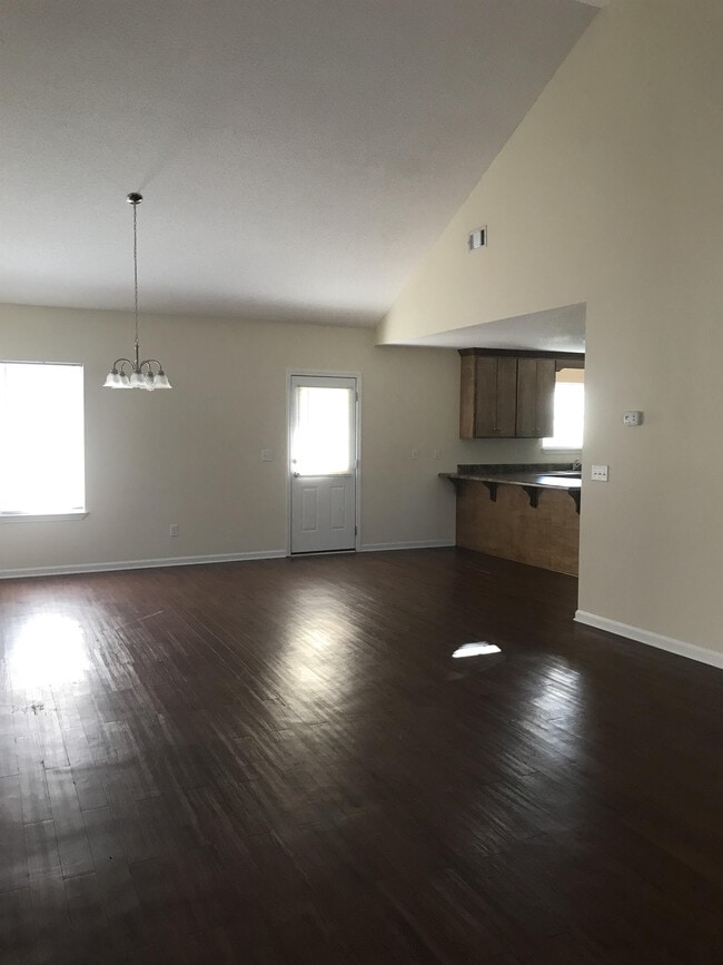 2806 Davis Rd