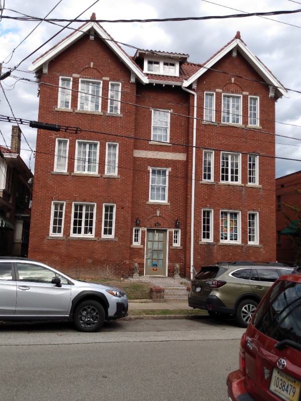 Building Photo - 1632 Virginia St E Rental