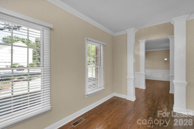Photo - 1202 Coachman Dr