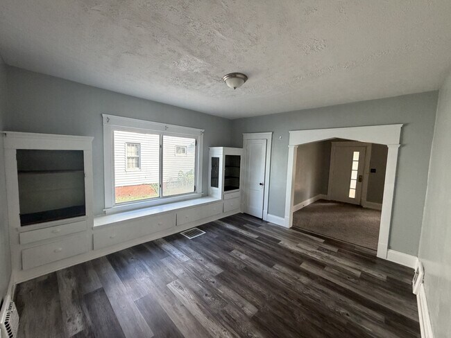 13709 Rugby Rd